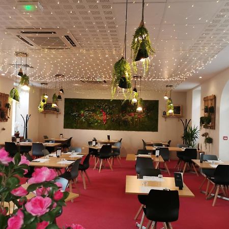 Hotel Restaurant Le Lion D'Or Gémozac Dış mekan fotoğraf